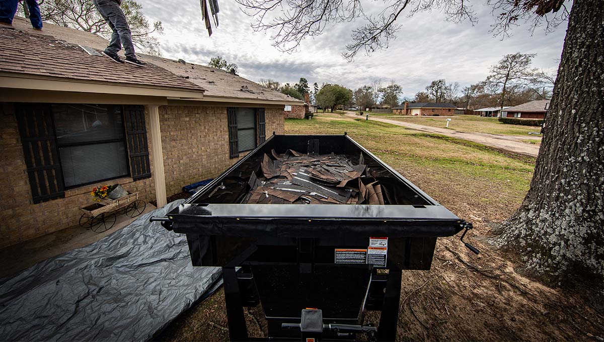 Big Tex 14′ Low Profile Dump w/4′ Solid Sides 14,000 GVWR 14LP-14BK6-P4 image 5
