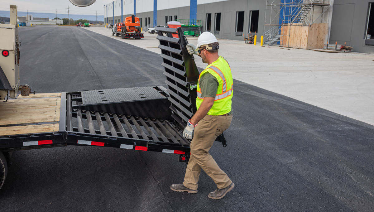 Big Tex 16GN, Gooseneck, 102″ x 40′, 17.5K, Dovetail, Mega Ramps image 5