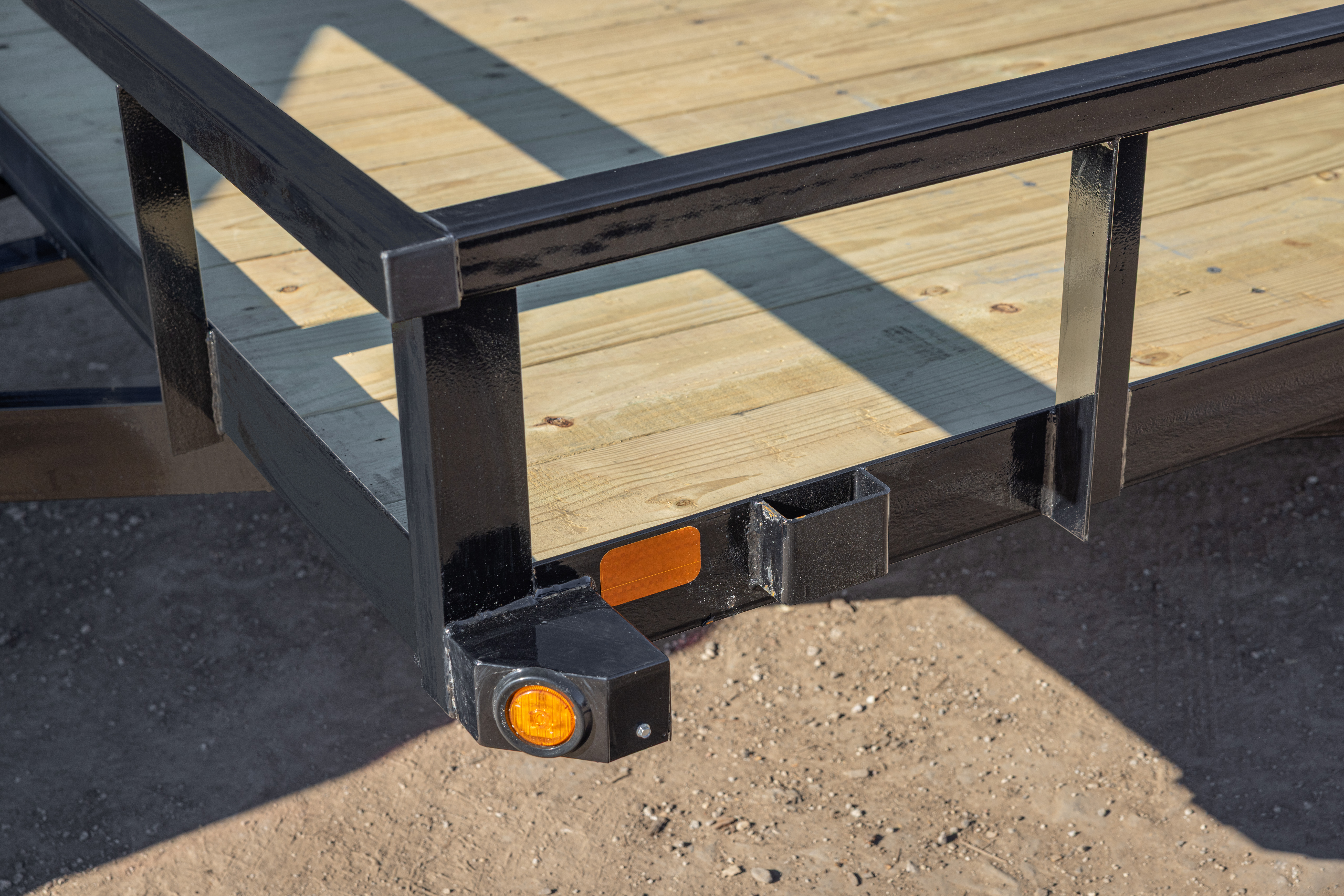 Big Tex 70PI 7K TAND SQ TU UTL 83″X20 2 BRAKES, BLK image 4